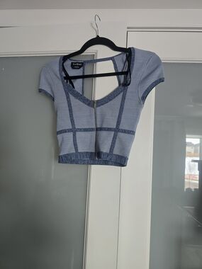 bebe Two-Tone Light Blue Cropped Zip Knit Top